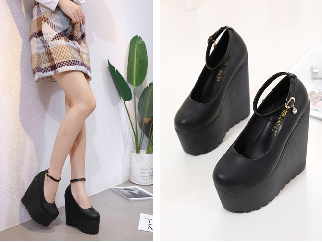 รองเท้าคัทชูส้นเตารีดสูง 6.5 นิ้ว สีขาว/ดำ ไซต์ 34-39