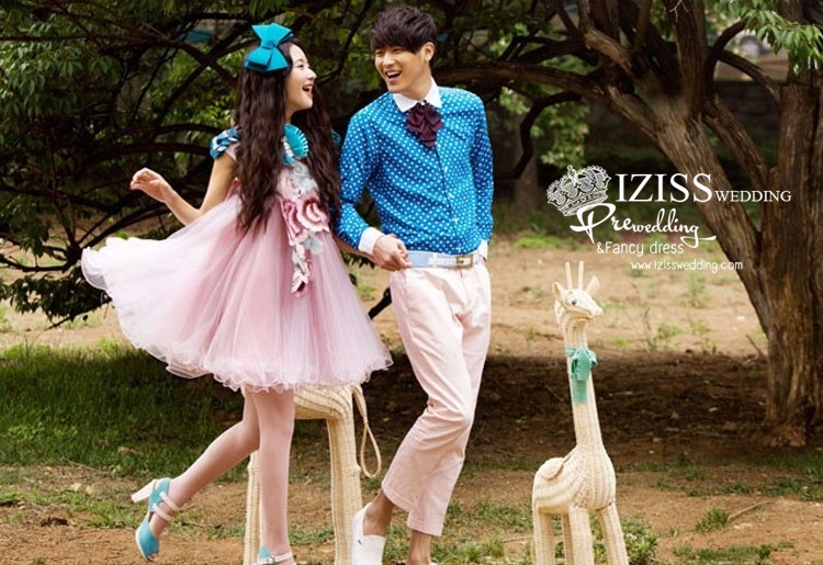 **พรีออเดอร์** PW097 ชุดถ่ายพรีเว็ดดิ้ง (pre wedding dress) ชุดแฟนตาซีชายหญิง "ธีมชมพูฟ้า"