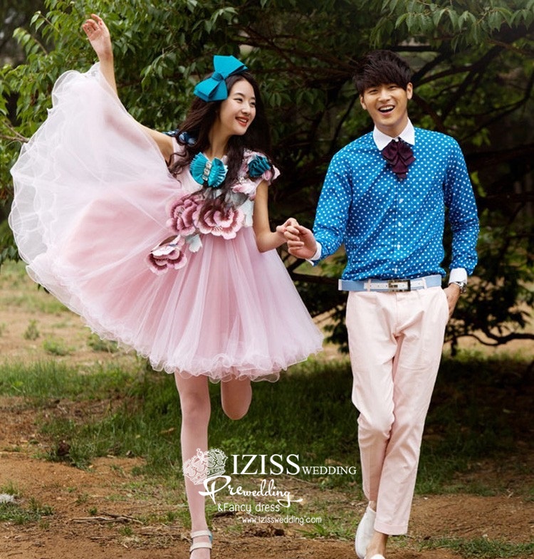 **พรีออเดอร์** PW097 ชุดถ่ายพรีเว็ดดิ้ง (pre wedding dress) ชุดแฟนตาซีชายหญิง "ธีมชมพูฟ้า"
