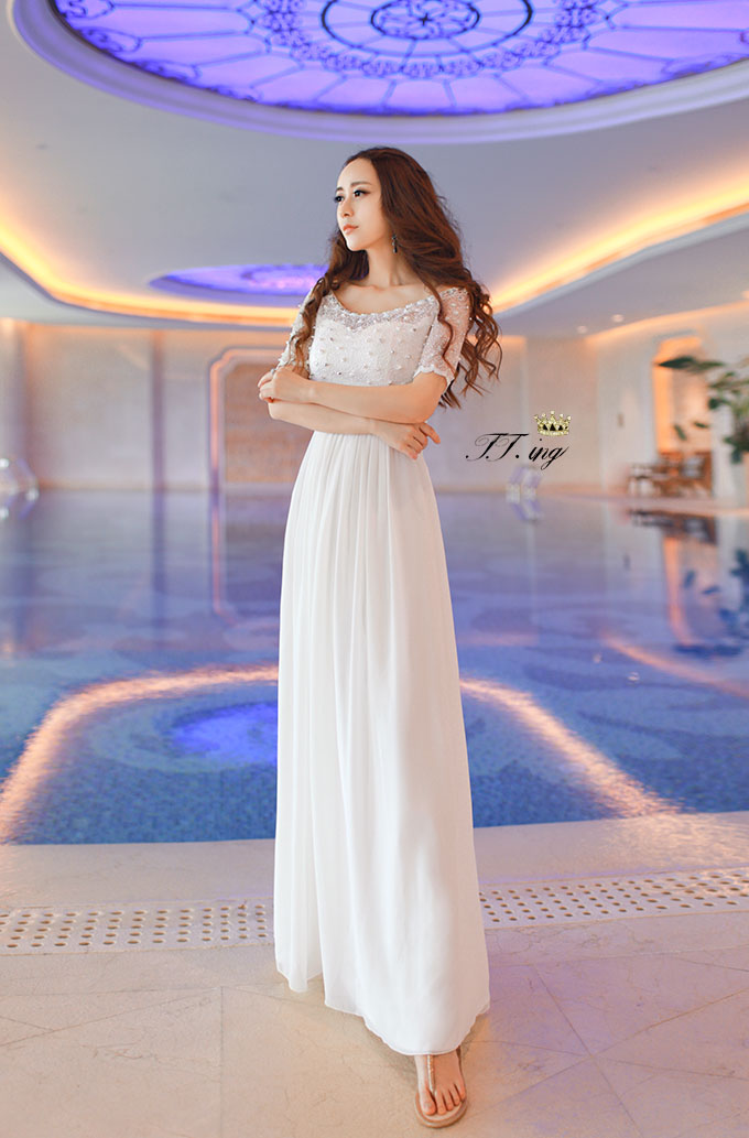 ***หมดค่ะ***Maxi dress คอกว้าง แขนสั้นสีขาว ปักมุกซีทรูช่วงอก สวยมากๆค่ะ