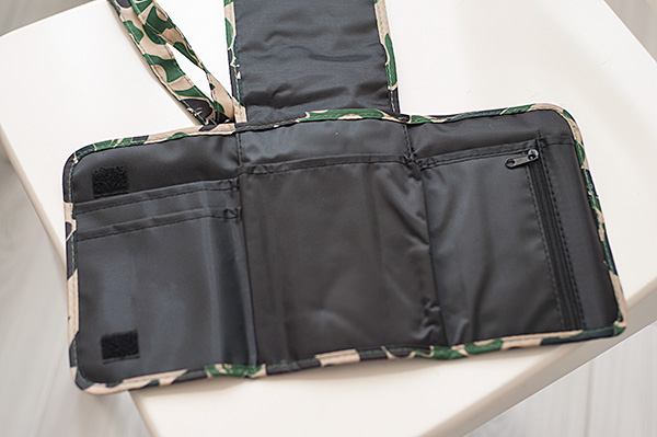 A BATHING APE® 2014 AUTUMN & WINTER COLLECTION กระเป๋าใส่โทรศัพท์ และ Passport มีสายถอดได้