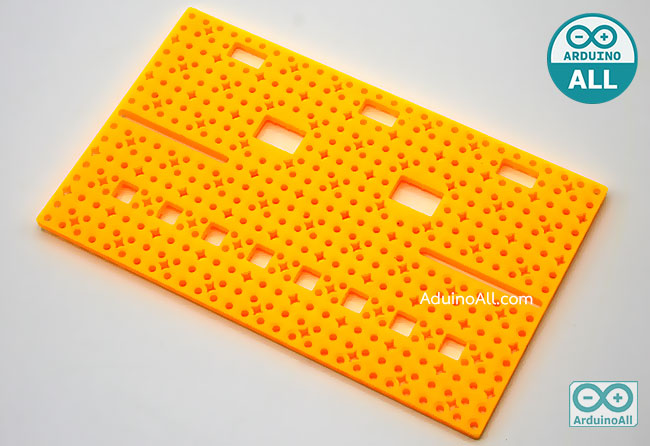 แผ่นพลาสติกเจาะรู ขนาด 85x140mm สีเหลือง