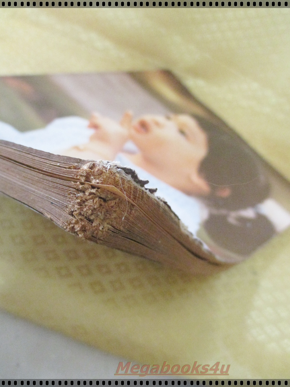 นิตยสารกานดา ฉบับที่35 ปี2527 ปกพระเจ้าหลานเธอ พระองค์เจ้าสิริภาจุฑาภรณ์ หนังสือมีตำหนิมุมหนังสือแหว่งหน่อย