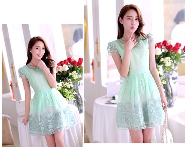 **หมดค่ะ**เดรสออกงานผ้าชีฟองแขนสั้นสีเขียวมินต์ แต่งลายช่วงชายกระโปรงและแขนแบบซีทรู สวยหวานมากๆค่ะ