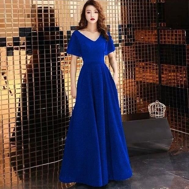 ***พร้อมส่ง***ชุดราตรียาวสีน้ำเงิน ผ้ากลิตเตอร์สะท้อนแสงระยิบระยับสวยมากๆๆค่ะ