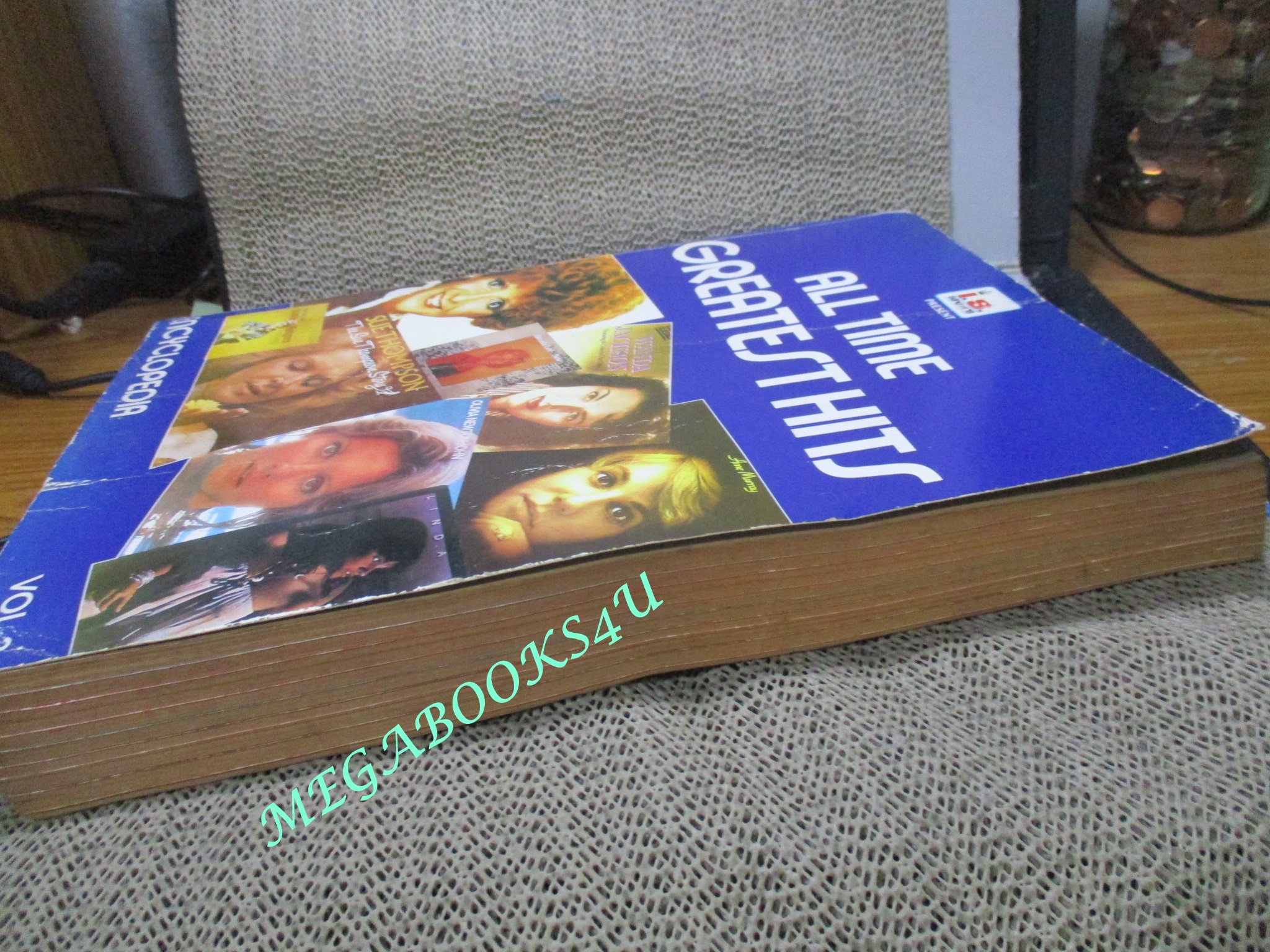 หนังสือเพลงพร้อมคอร์ดกีตาร์ All Time Greatest Hits Volume 3 ตำหนิ ขอบปกเยินเล็กน้อย