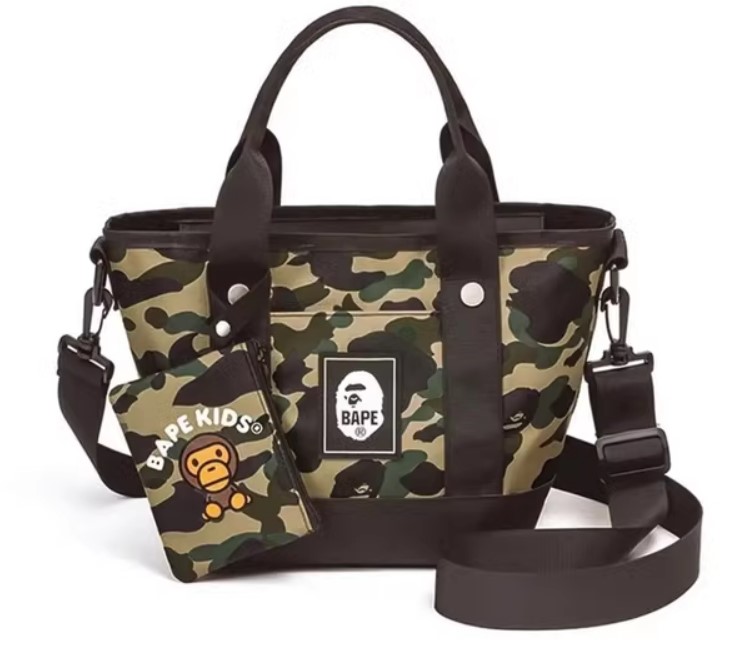 A Bathing Ape® 2021 AUTUMN/WINTER COLLECTION Stroll Tote & Mini Wallet กระเป๋าถือพร้อมสายสะพาย และกระเป๋าใบเล็ก