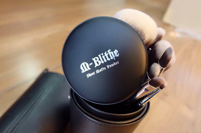 M-Blithe เอ็มบลายท์ เชียร์ แมท พาวเดอร์