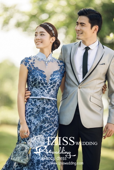 PW318 - **พรีออเดอร์** ชุดคู่ถ่ายพรีเวดดิ้ง (prewedding dress) & ชุดแต่งงานแฟนซี (Fancy wedding dress)ชายหญิง "ธีมสีน้ำเงิน"