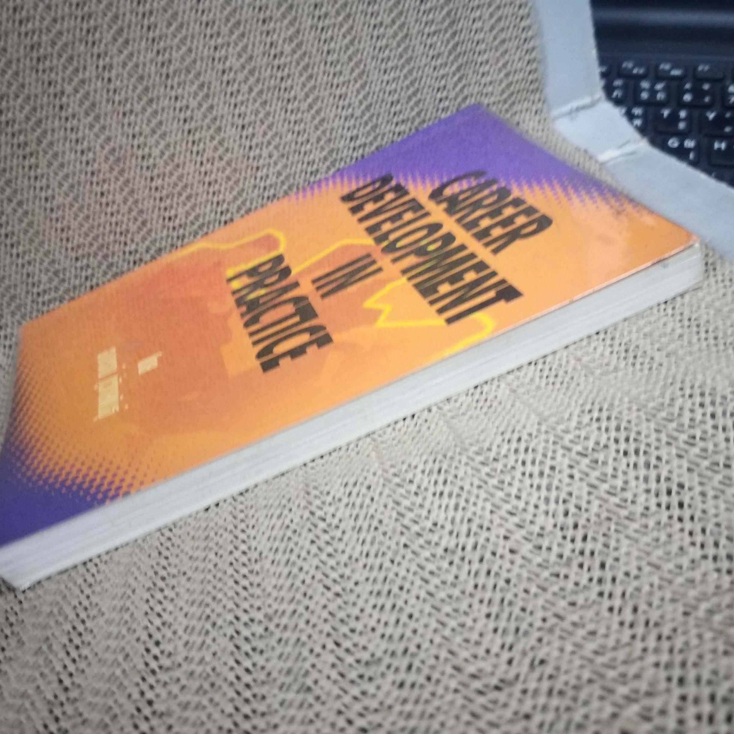 CAREER DEVELOPMENT IN PRACTICE / อาภรณ์ ภู่วิทยพันธุ์ / หนังสือที่รวบรวมแนวคิด วิธีการและตัวอย่างต่างๆ เกี่ยวกับการพัฒนาทรัพยากรมนุษย์ ในรูปแบบต่างๆ ไม่ว่าจะเป็น วิธีการขั้นตอนในการกำหนดความสามารถ / สภาพดี 90 %