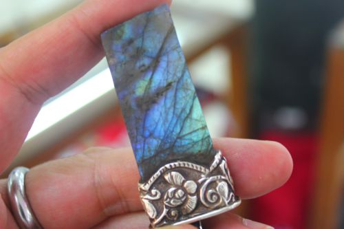 แท่งลาบาโดไลต์ดิบ ( Labradorite )