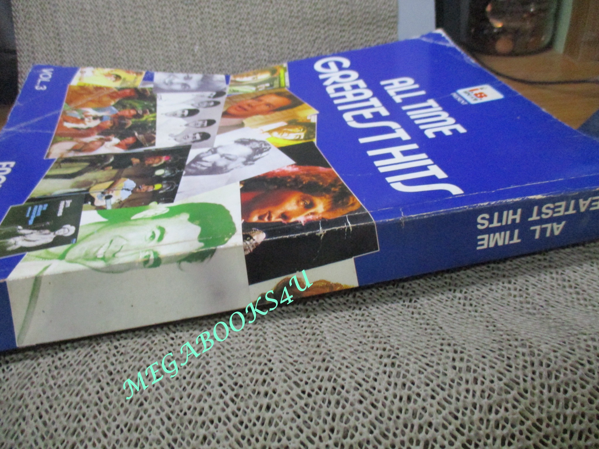 หนังสือเพลงพร้อมคอร์ดกีตาร์ All Time Greatest Hits Volume 3 ตำหนิ ขอบปกเยินเล็กน้อย