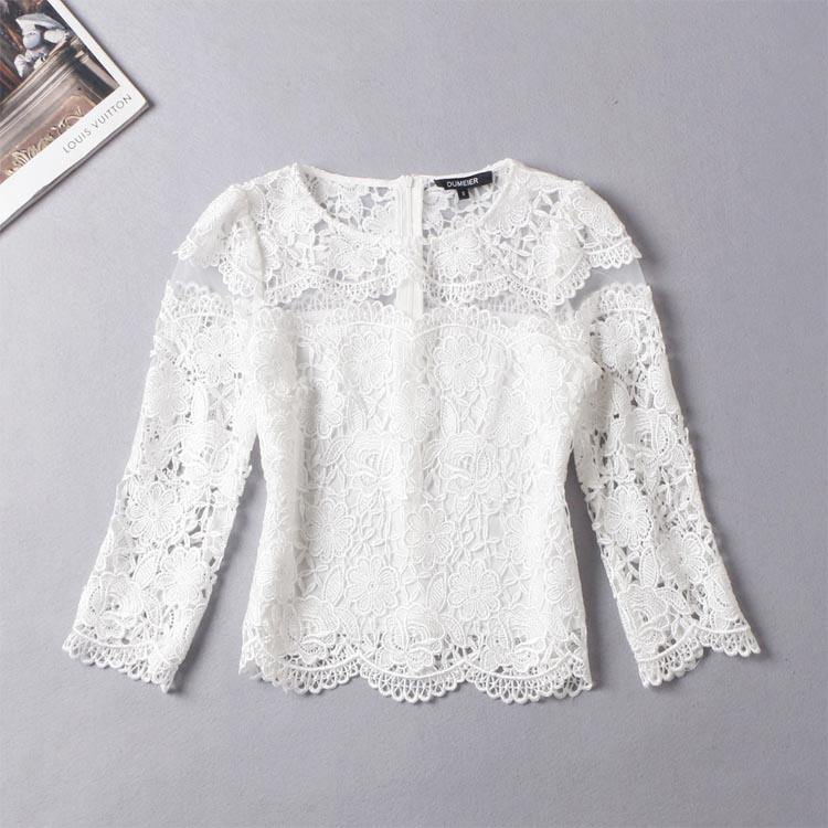 **หมดค่ะ**เสื้อลูกไม้สีขาวแขนสามส่วน ดีเทลสวยพร้อมกระโปรงสีแดงเข้ม เพิ่มระบายช่วงชายกระโปรง เหมือนแบบใส่แล้วดูหรูหราไฮโซมากๆค่ะ