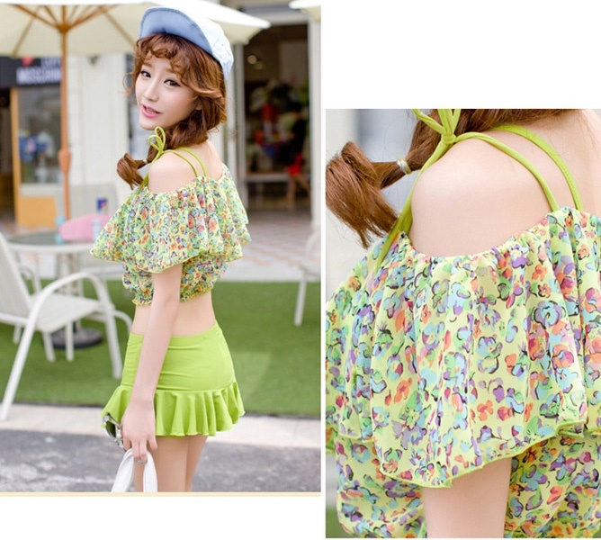 **พร้อมส่ง**ชุดว่ายบิกินี่ทูพีชเซ็ท 3 ชิ้น three-pieces สีเขียวเซ็กซี่ด้วยเสื้อคลุมผ้าลูกไม้ผูกโบว์ที่ไหล่ทั้ง 2 ข้าง ทำให้ดูน่ารัก sexy สวยเหมือนแบบค่ะ
