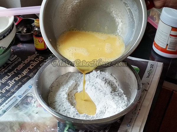 สูตรและวิธีทำเค้กกาแฟหน้านิ่ม 4