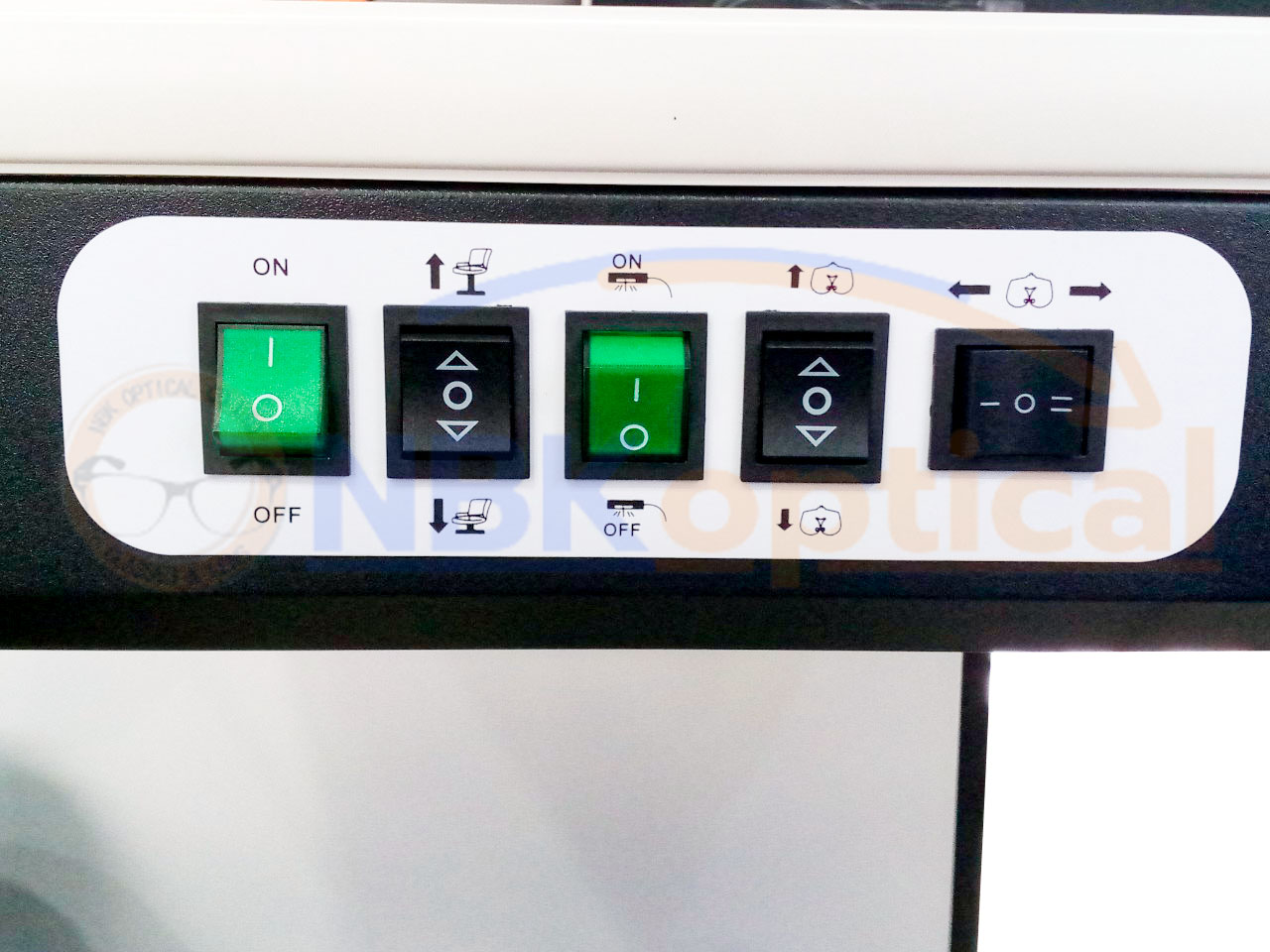 ชุดโต๊ะวัดสายตา CS-700B