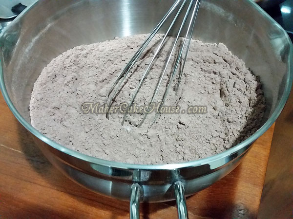 สูตรและวิธีทำ Banana Choc Ball 2