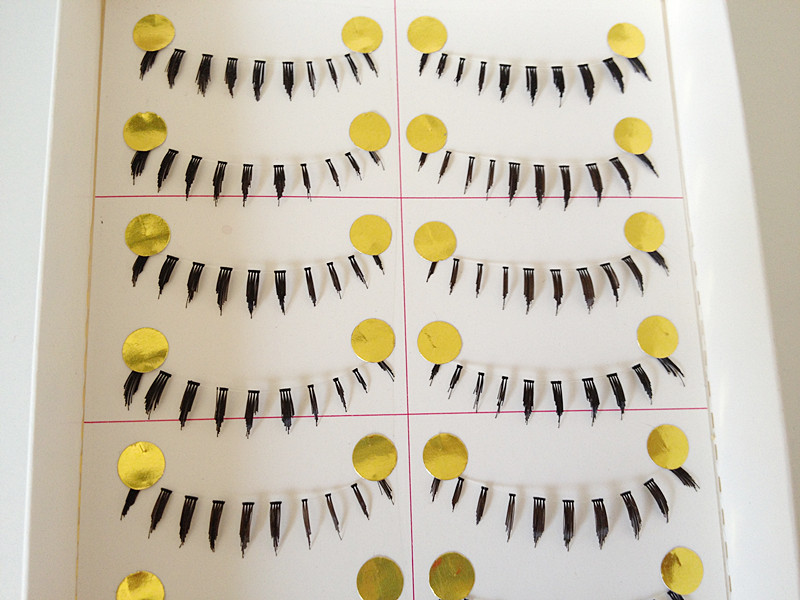 V-010 ขนตาล่าง เอ็นใส (ขายปลีก) เเพ็คละ 10 คู่