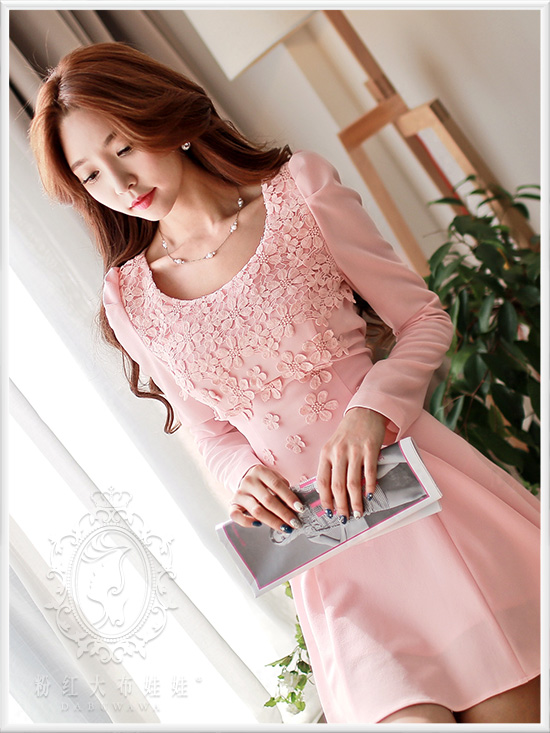 **พร้อมส่ง**เดรสใส่ไปงานแต่งสีชมพูแขนยาว ดีเทลประดับดอกไม้ช่วงอกกระโปรงบานออกนิดๆ ช่วงบนเข้ารูปทำให้ดูหุ่นดี สวยคุณภาพดีเหมือนแบบค่ะ