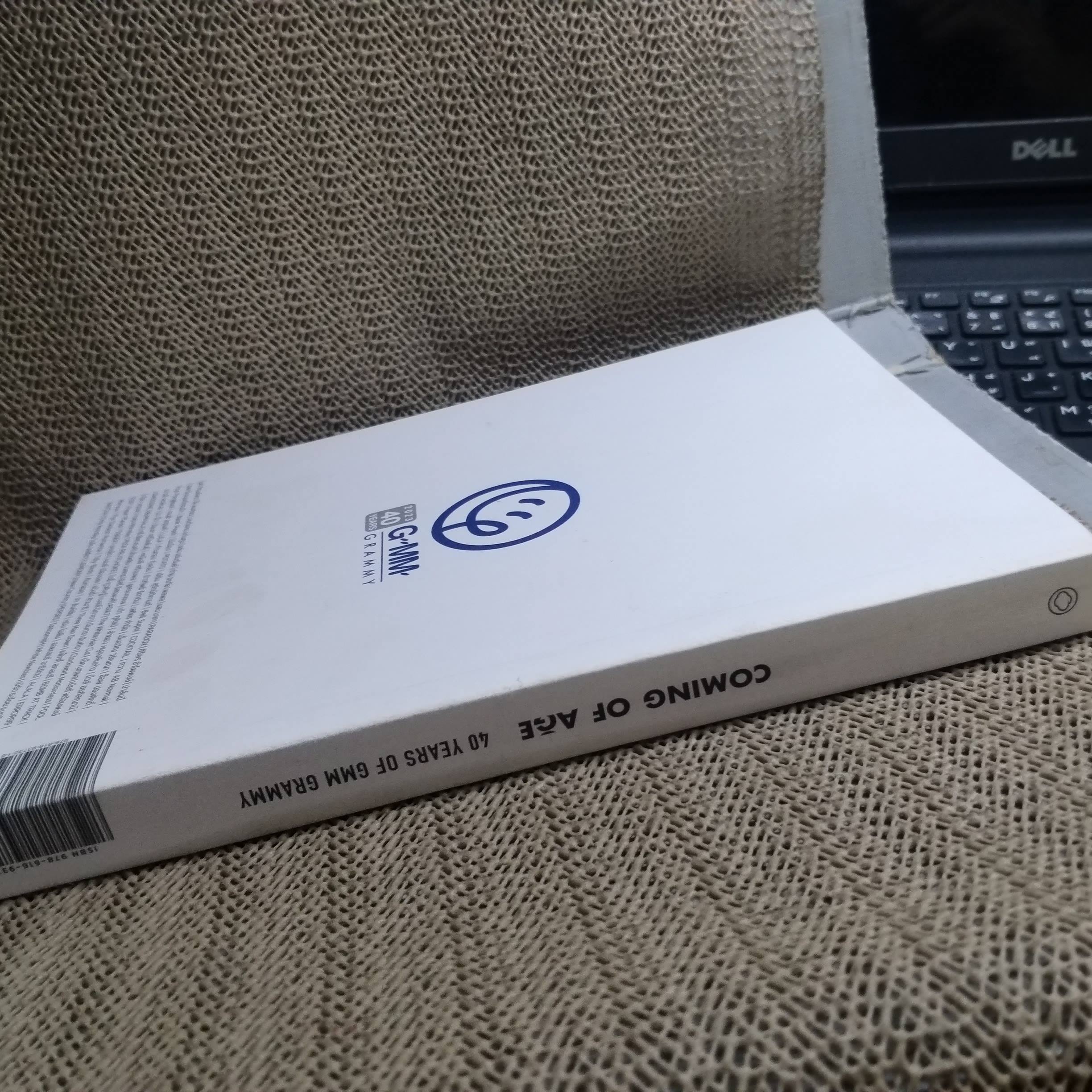 หนังสือ COMING OF AGE 40 YEARS OF GMM GRAMMY จุดเปลี่ยนชีวิต 80 ศิลปินซนคนแกรมมี่