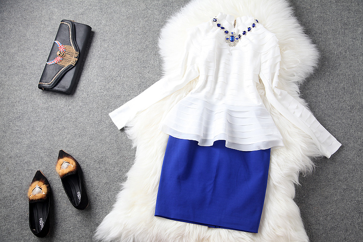 ***หมดค่ะ*** เสื้อชีฟองสีขาว ระบายเป็นชั้นคอกลมแขนยาว+กระโปรงสีน้ำเงินทรงเอ สวยเหมือนแบบ100%ค่ะ