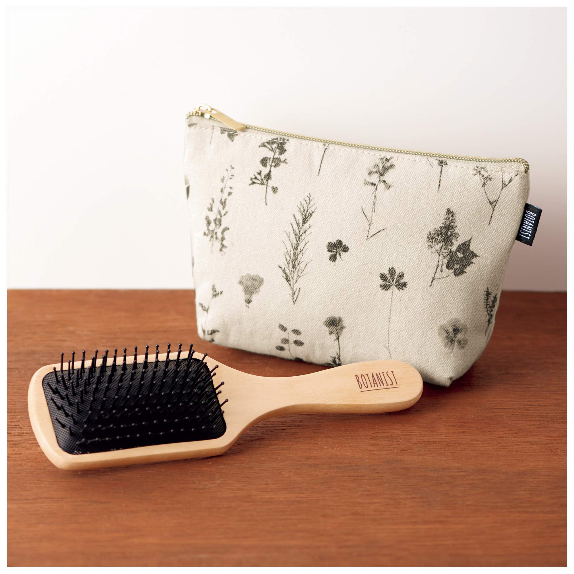 (มีกล่อง) BOTANIST PADDLE BRUSH & POUCH FOR HEALTHY HAIR AND SKIN หวีแปรง และ กระเป๋า