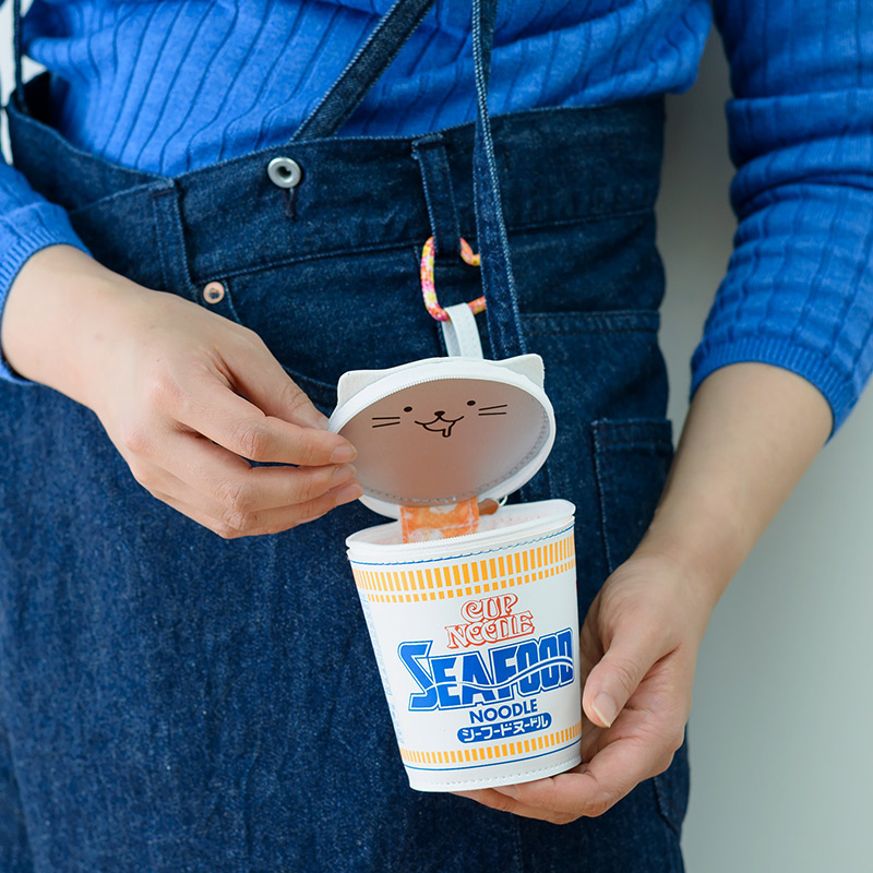 **หมดแล้ว** พร้อมส่ง CUP NOODLE 50TH ANNIVERSARY Seafood กระเป๋าถือน่ารัก รูปถ้วยบะหมี่