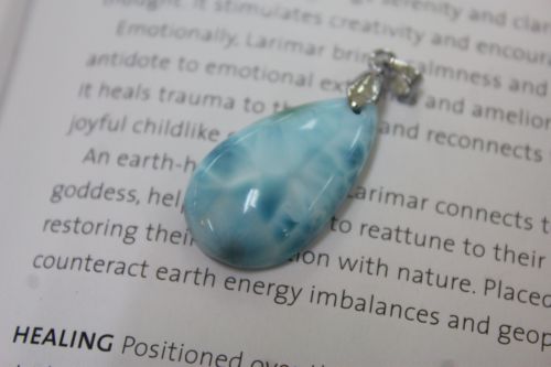 จี้ลาริมาร์ ( Larimar )