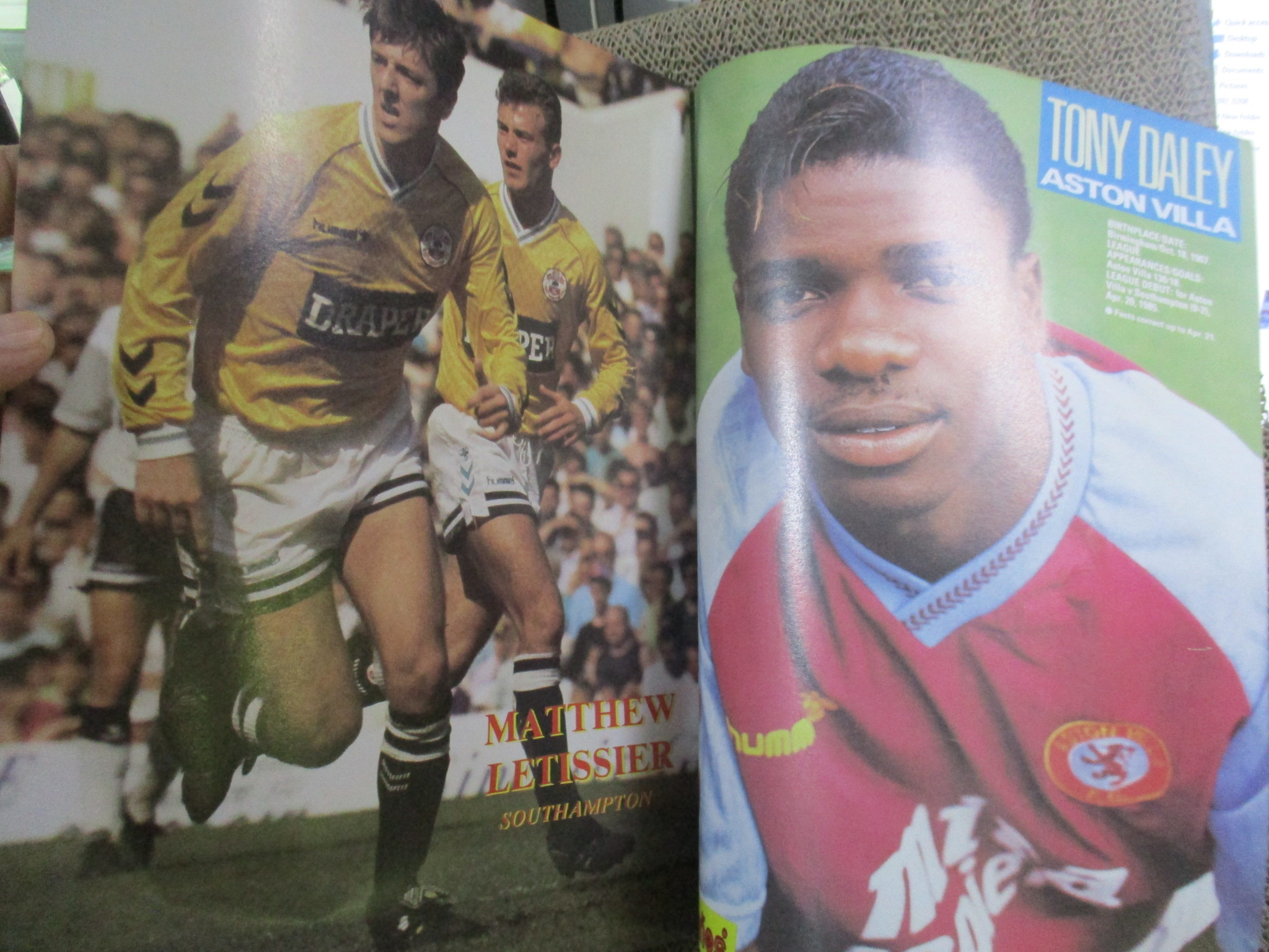 สตาร์ซอคเกอร์ ฉบับที่0666 ปี2533 ปก รอนนี โรเซนธาล หน้ากลาง มาร์ค ไรท์ / บาร์เยิน /