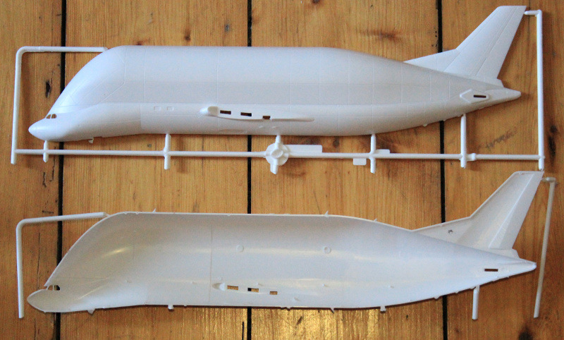 1/144 Airbus A300-600ST Beluga