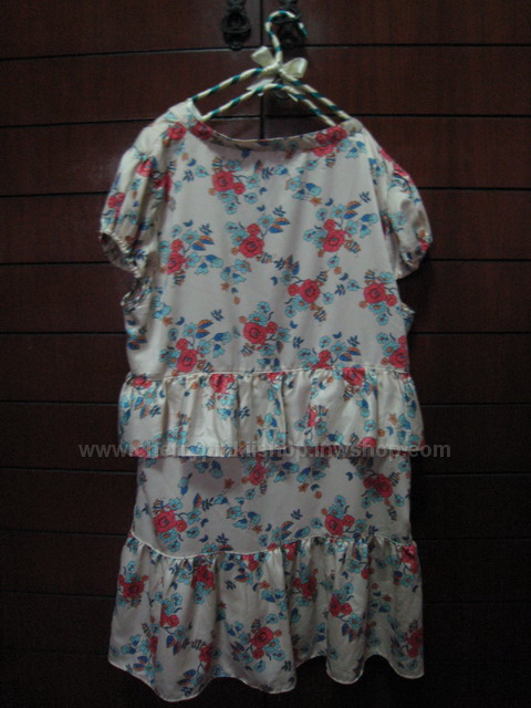 เดรสสั้น สีครีมลายดอกไม้ เนื้อผ้านิ่ม ใส่สบาย ใส่แล้วดูสวยหวาน ยี่ห้อ Style By CNE จากเกาหลี Size M