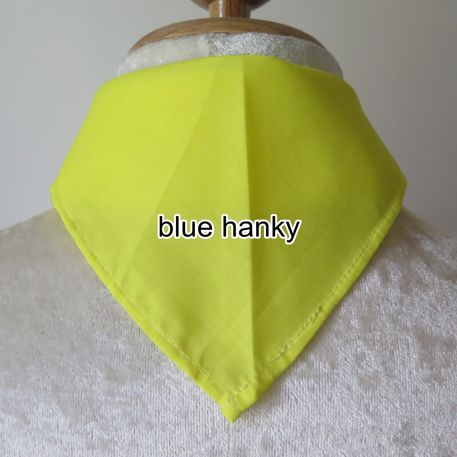 30ผืน สีเหลือง สามเหลี่ยม120ซม ลูกเสือ