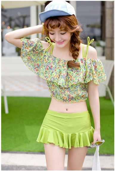 **พร้อมส่ง**ชุดว่ายบิกินี่ทูพีชเซ็ท 3 ชิ้น three-pieces สีชมพูเซ็กซี่ด้วยเสื้อคลุมผ้าลูกไม้ผูกโบว์ที่ไหล่ทั้ง 2 ข้าง ทำให้ดูน่ารัก sexy สวยเหมือนแบบค่ะ