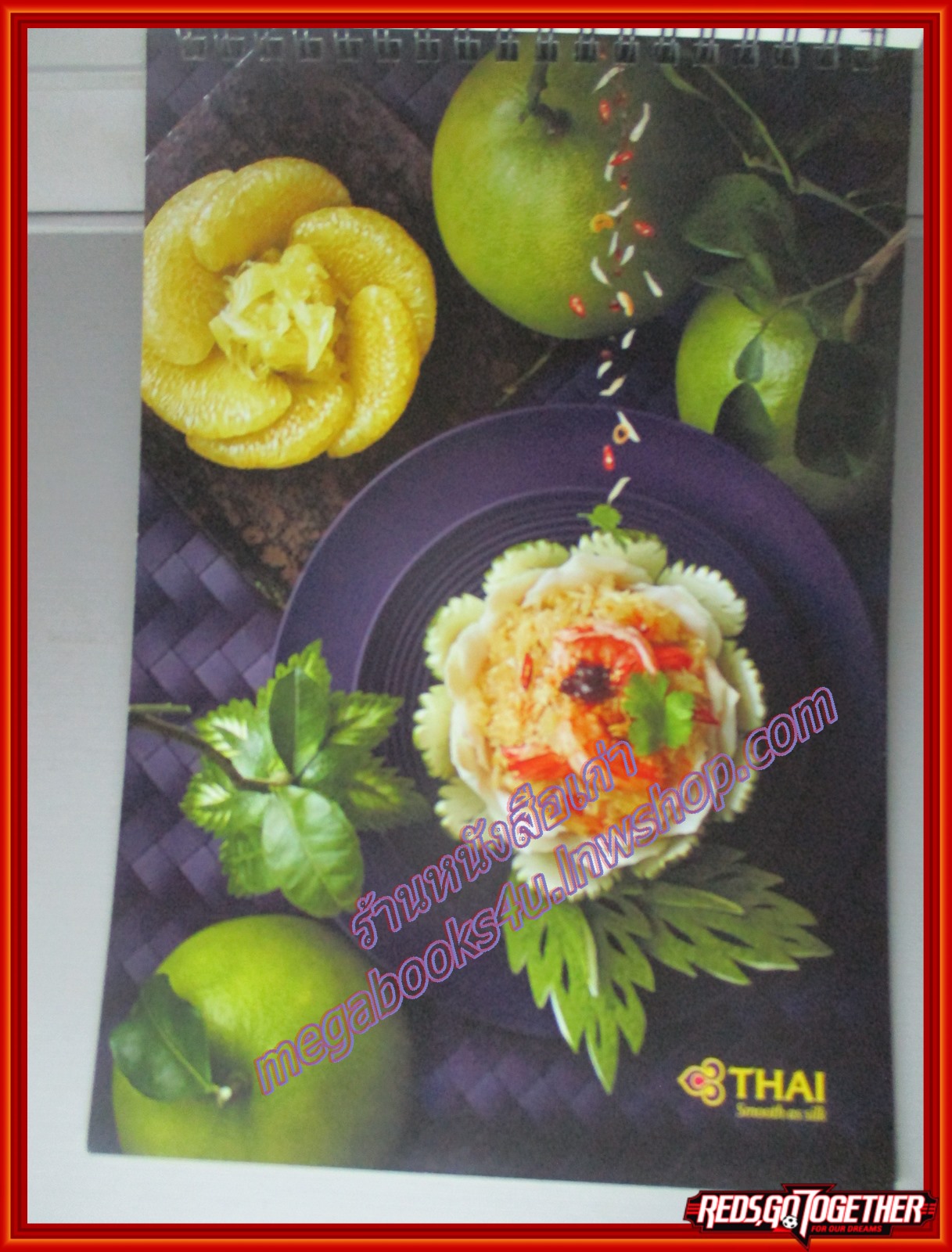 ปฏิทินการบินไทย ปี2560 มีขีดเขียนในแต่ละเดือน มีแผ่นเทปติดที่ด้านหลัง