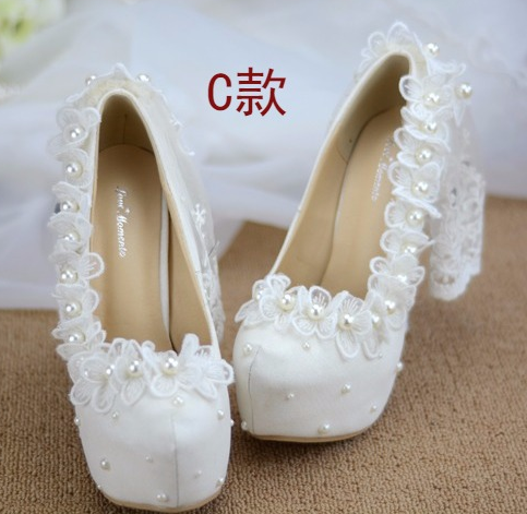 รองเท้าเจ้าสาวสีขาว ไซต์ 34-40 สูง 5.6 / 4.4 / 3.2 นิ้ว