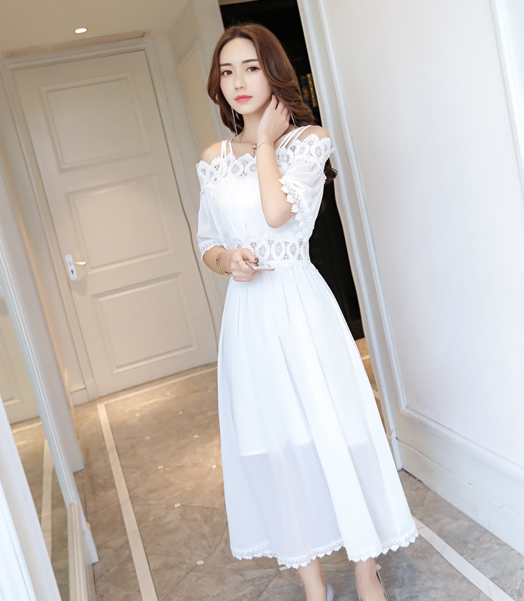 **หมดค่ะ**เดรสยาวผ้าชีฟองเนื้อดีสีขาว เปิดไหล่สายเดี่ยว ชายกระโปรงเป็นผ้าถักโครเชต์ มีซับใน น่ารักมากๆค่ะ
