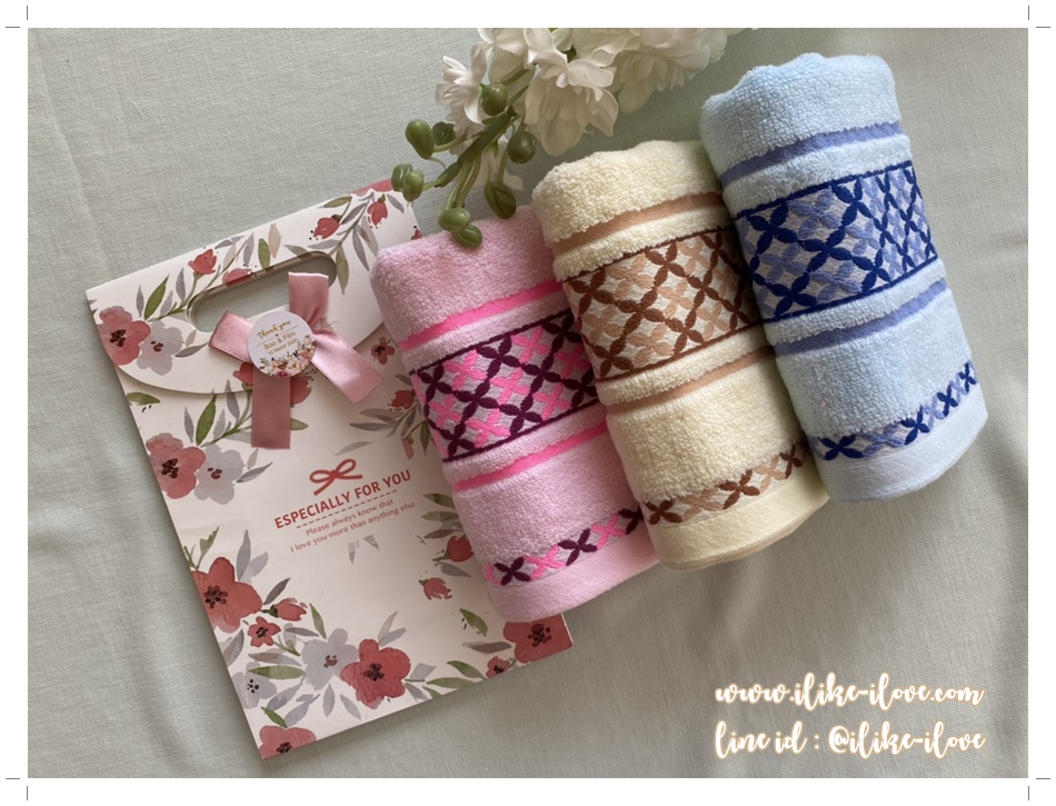 ผ้าขนหนูเนื้อ cotton ลายกากบาทเล็ก ขนาดเช็ดผม 15x30 นิ้ว แพ็คถุงกระดาษ