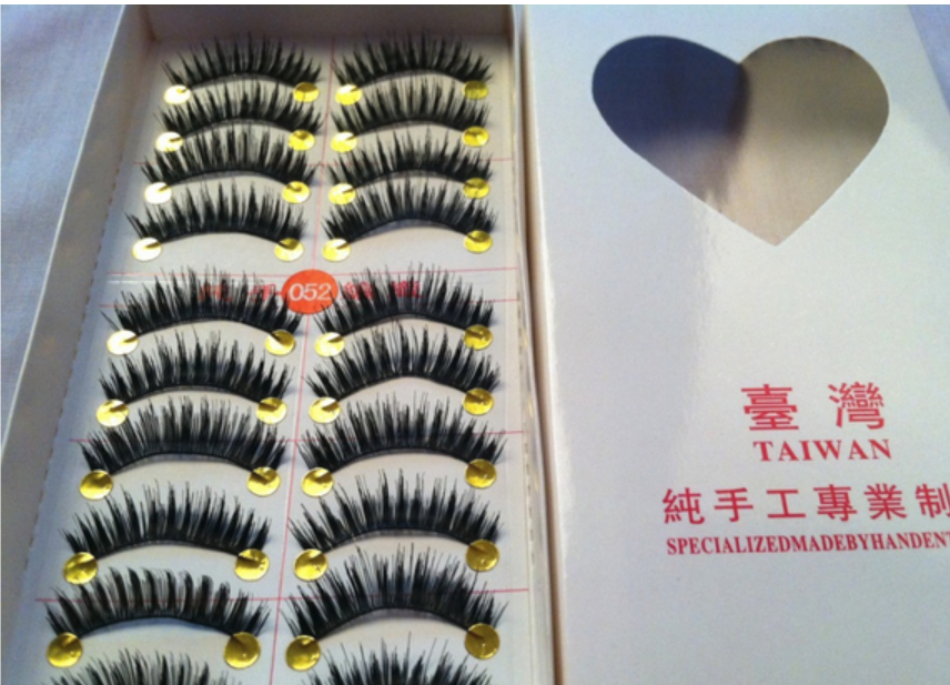 V-052 ขนตาเอ็นใส (ราคาส่ง) ขั้นต่ำ 15 เเพ็ค คละเเบบได้