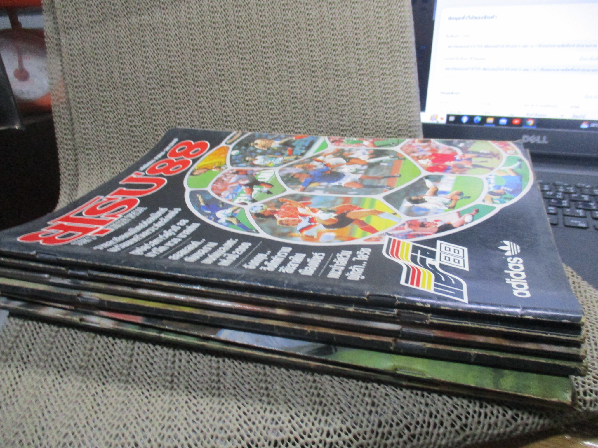 สตาร์ซอคเกอร์ EXTRA ฟุตบอลยุโรป 88 ครบ 6 เล่ม / ฉ.1 มีรอยกระดาษติดที่หน้าปกตามภาพ