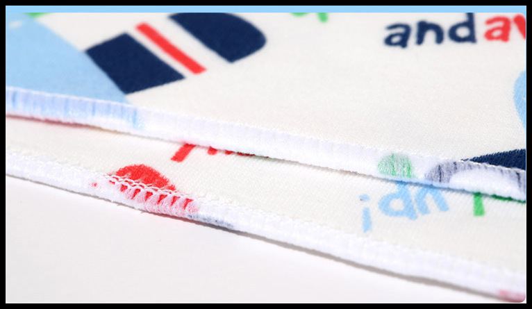 ผ้ากันเปื้อนสามเหลี่ยมลายกระต่ายสีชมพูกระดุมแป๊ก