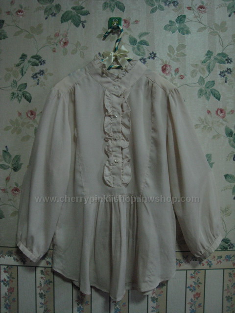 เสื้อผ้าชีฟอง สีครีม มีแขน ระบายหน้า