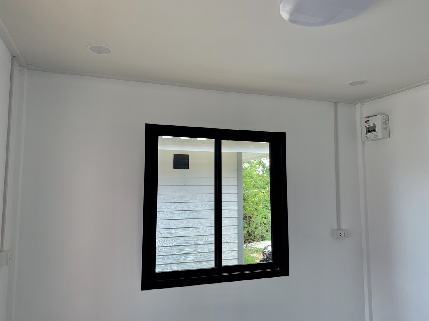 บ้านโมเดินร์ลอฟท์ ขนาด 3*4 เมตร 1ห้องนอน 1ห้องน้ำ ราคา175,000 บาท