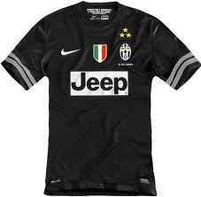 เสื้อทีมเยือน Juventus ฤดูกาล 2012 - 2013