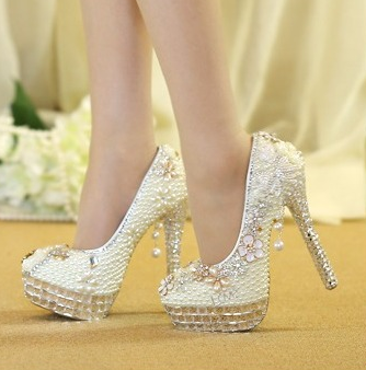 รองเท้าเจ้าสาวสีขาว ไซต์ 34-40 สูง 5.6 / 4.4 / 3.2 นิ้ว