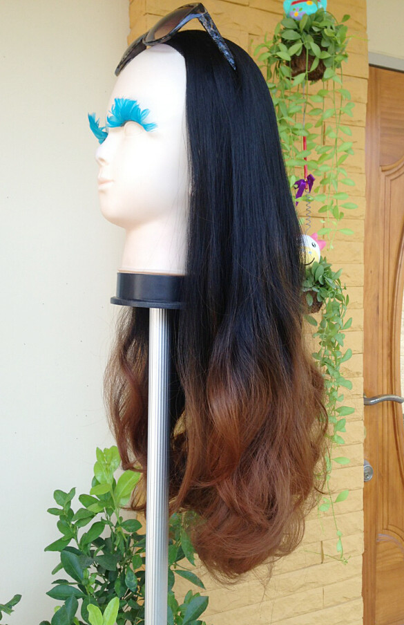 Half 16 วิกครึ่งหัวลอน รุ่นทำสีพิเศษ สีตามเเบบเท่านั้น สวยมากๆ คอนเฟิมจ้า ( ทรงผมเเละเส้นผมเหมือนจริงเกือบ 100% )