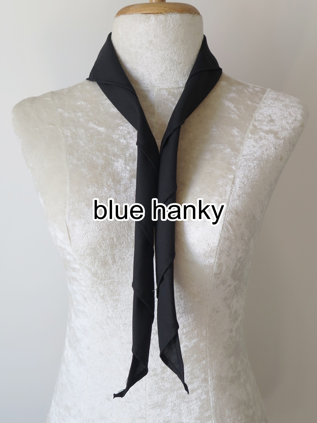 30ผืน สีดำ สามเหลี่ยม120ซม ลูกเสือ