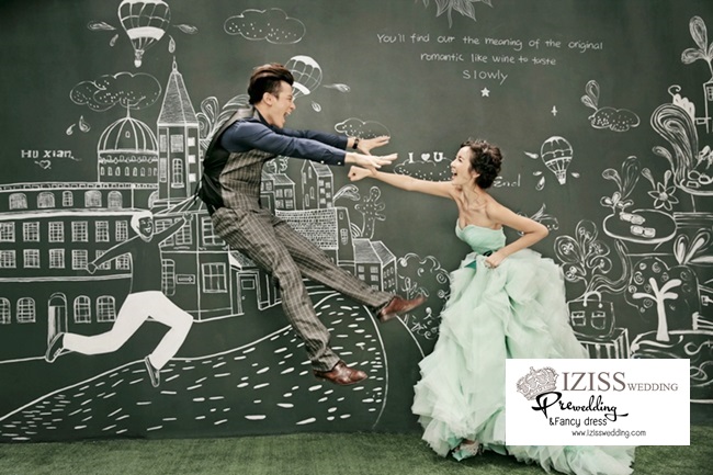 PW112 - Pre order ชุดคู่ถ่ายพรีเวดดิ้ง (prewedding dress) & ชุดแต่งงานแฟนซี (Fancy wedding dress)ชายหญิง "ธีมสีเขียว-เทา"