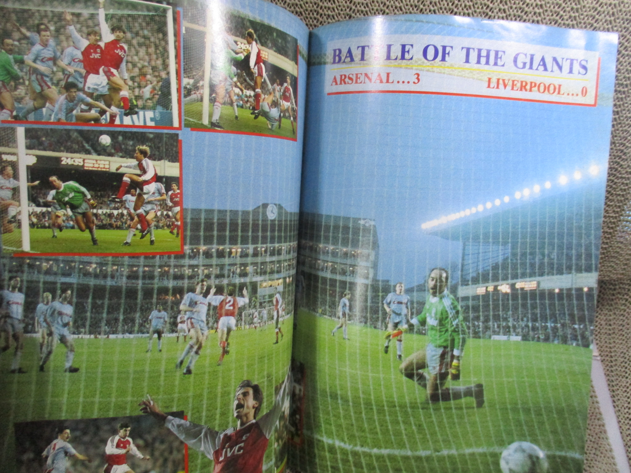 สตาร์ซอคเกอร์ ฉบับที่0685 ปี2533 ปก อันเดอร์ส ลิมพาร์ หน้ากลาง ทีมลูตัน ภาพสี ลี ชาร์ป