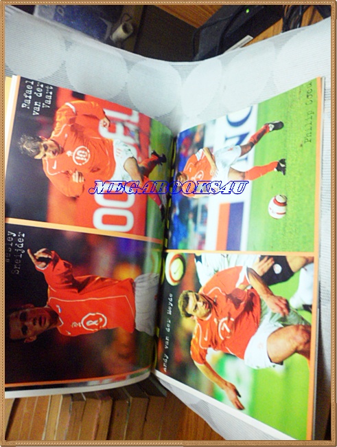 OC2504;นิตยสารฟุตบอลฮีโร่ ปี2547 ฉบับที่29มีโปสเตอร์หน้ากลาง