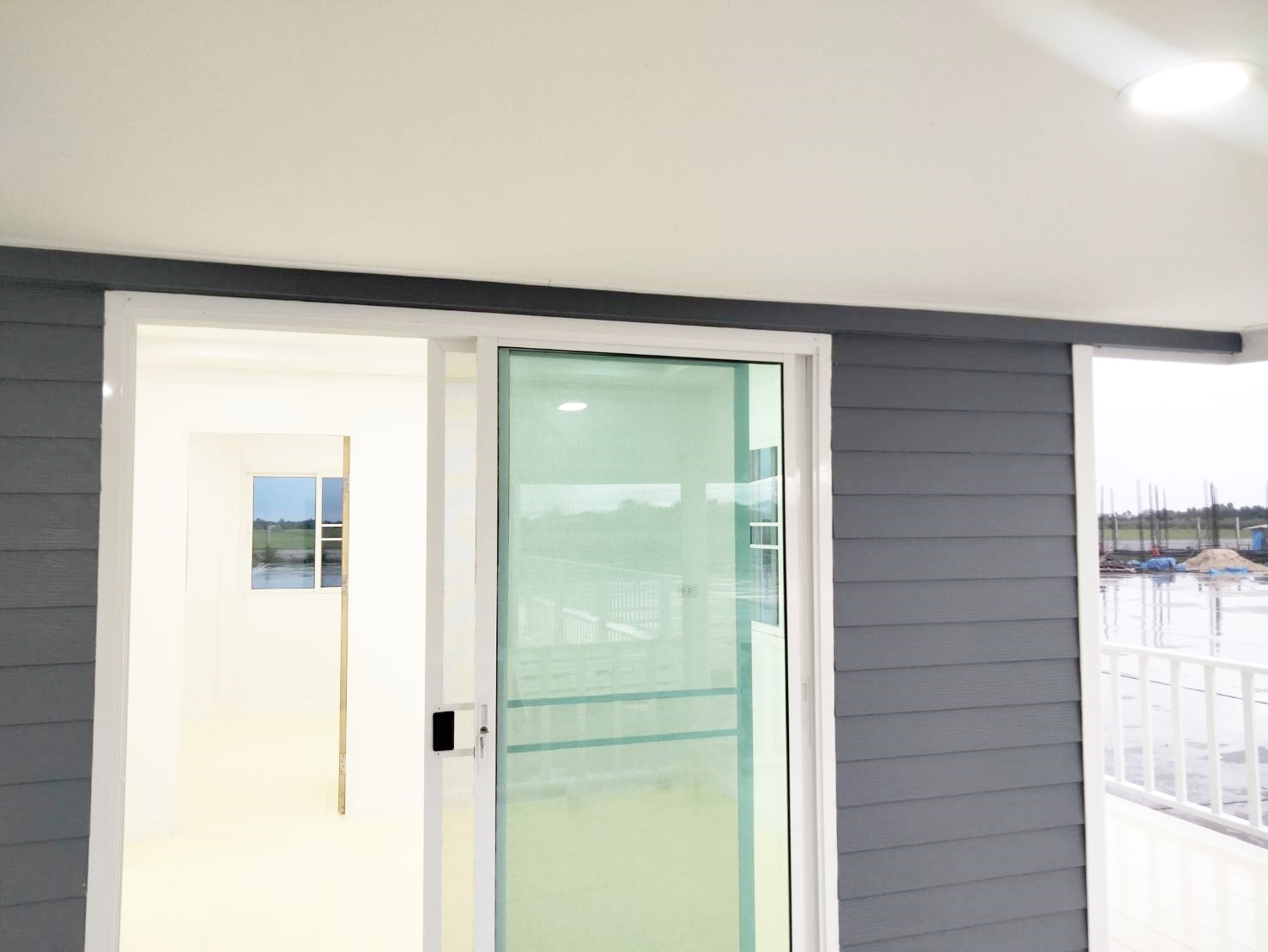 บ้านน็อคดาวน์ ขนาด 9 * 8 เมตร ในตัวบ้าน ขนาด 6*6 เมตร ราคา 550000 บาท